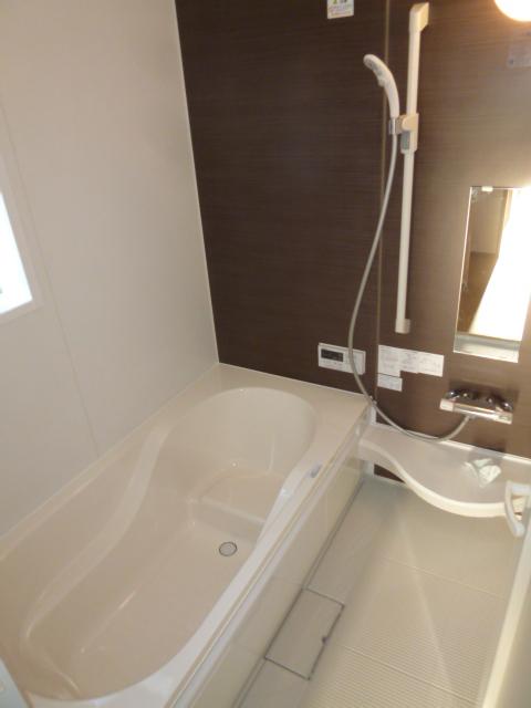 Bathroom. ● perfect to enjoy a bathtub shape slowly sitz bath stuck to the same specifications ● sit very comfortable