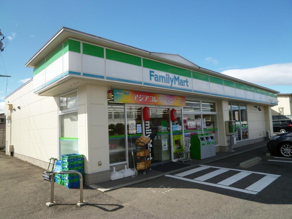 Convenience store. 260m to FamilyMart copper-cho 2-chome