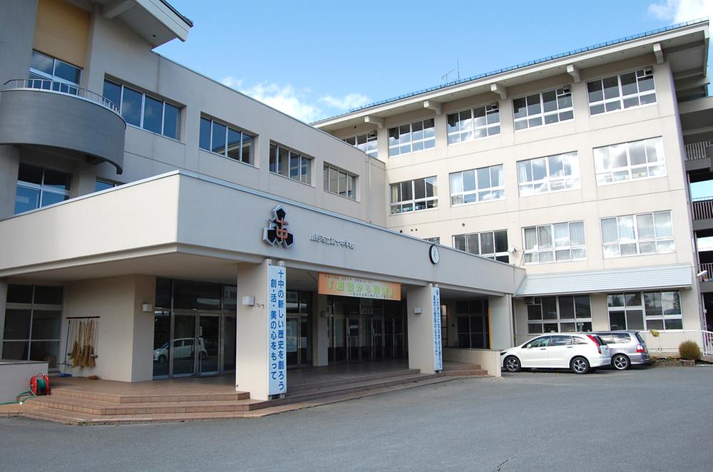 Junior high school. 578m to Yamagata Municipal Tenth Junior High School