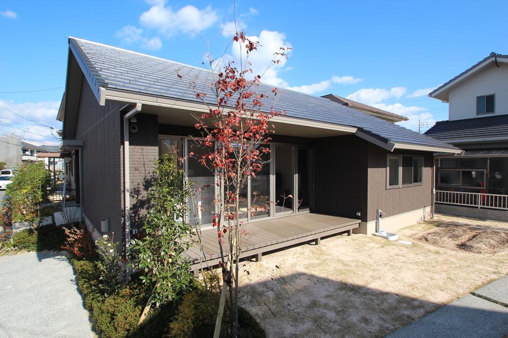 Local appearance photo. Is the home garden are also on site