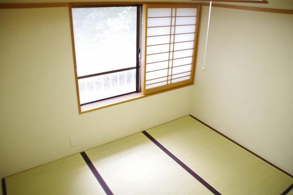 Non-living room. Sliding door ・ Cross Chokawa, Tatami mat replacement