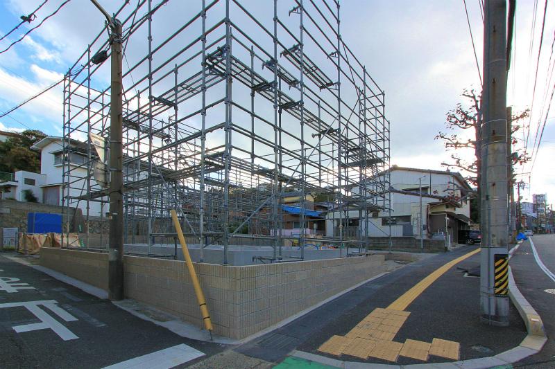 Local photos, including front road. 2013 November 26, shooting