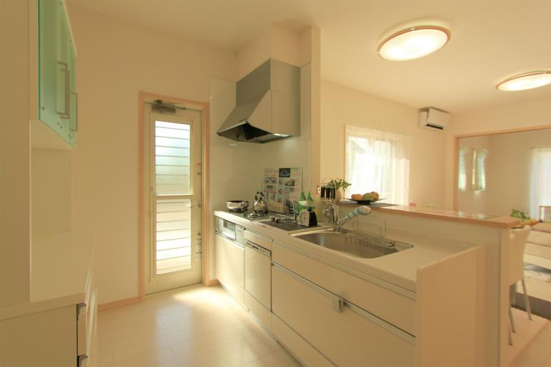 Kitchen. 2013 August 20 shooting