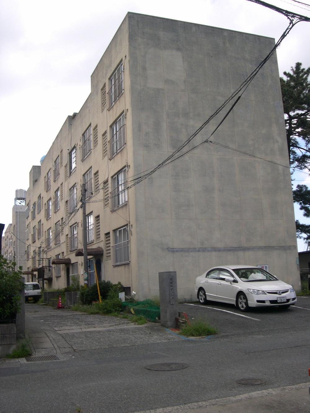 Local appearance photo