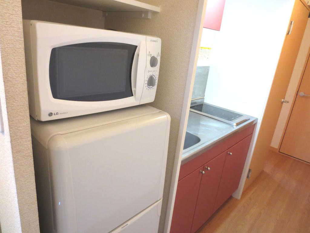 Other Equipment. microwave ・ Also it comes with a refrigerator! 