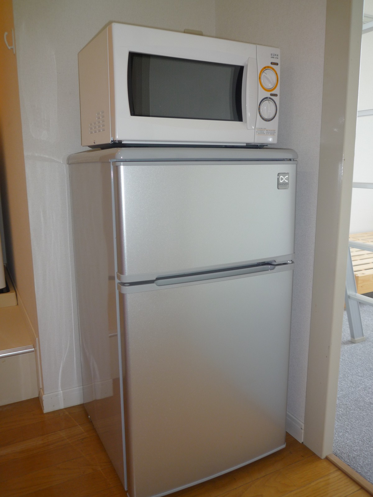 Other Equipment. Also it comes with a microwave and refrigerator ※ Specifications are different room