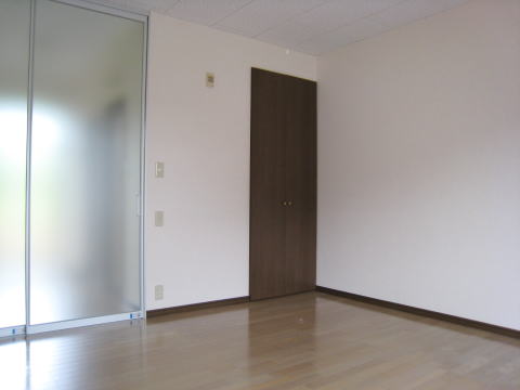 Living and room. Is a partition door new! 
