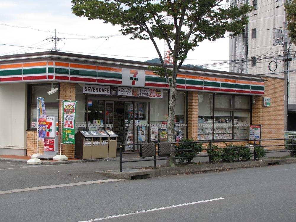 Convenience store. Seven-Eleven 826m to Shiraishi Yamaguchi shop