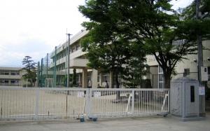Primary school. 1079m to Fuefuki stand Fujimi Elementary School