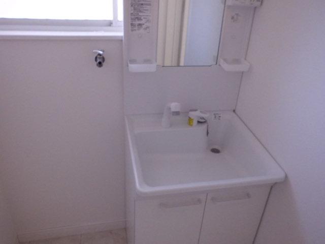 Wash basin, toilet. New goods exchange