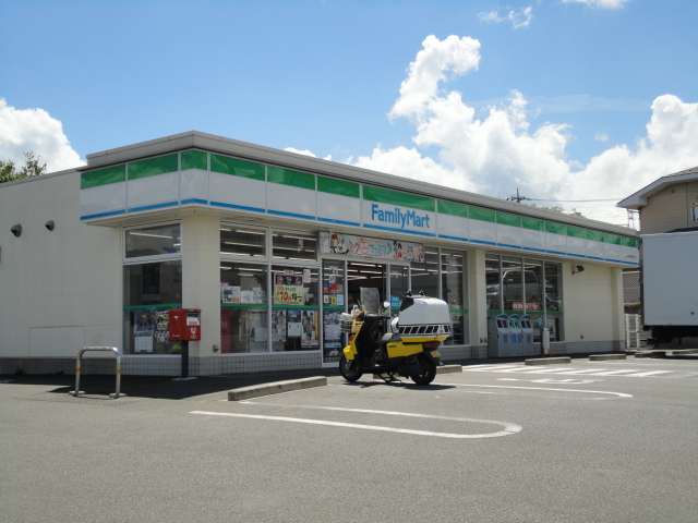 Convenience store. FamilyMart Kamiyoshida Showa-dori store up (convenience store) 724m