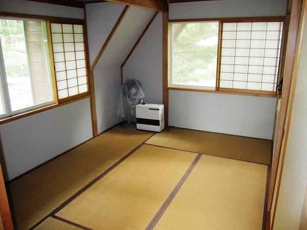 Non-living room. The second floor Japanese-style room (about 6 quires)