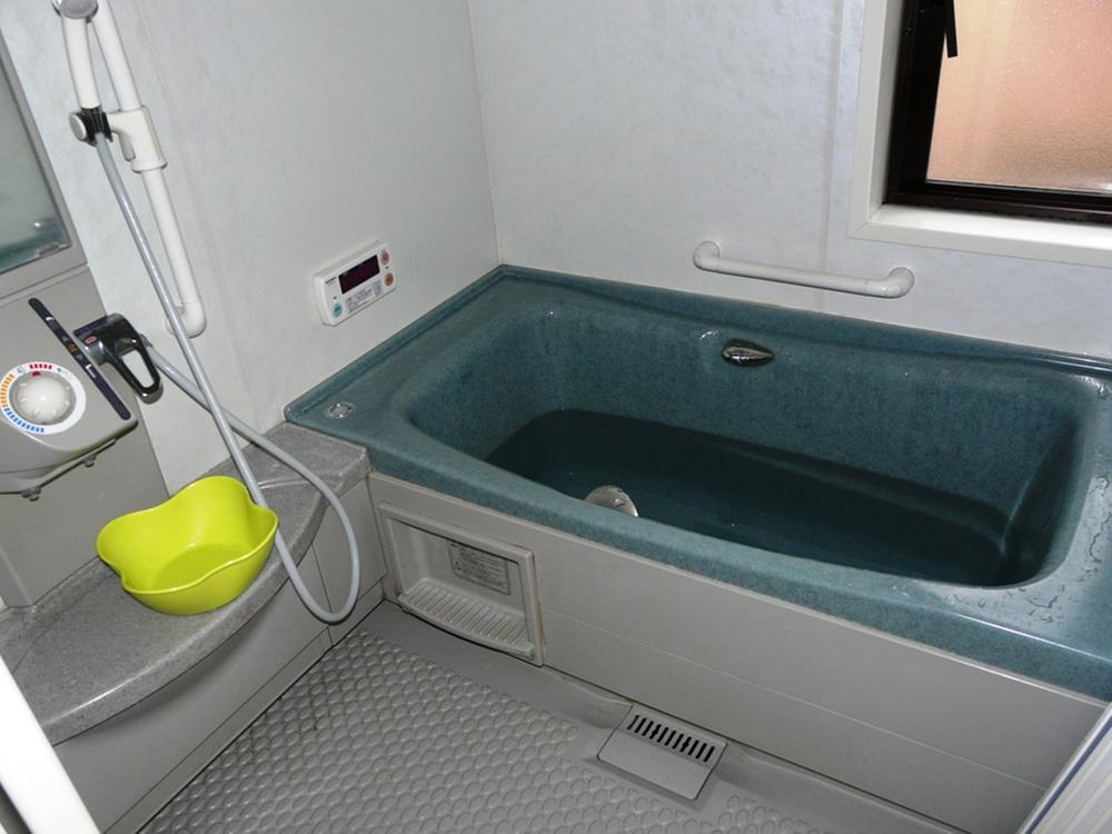 Bathroom. System bus with reheating function