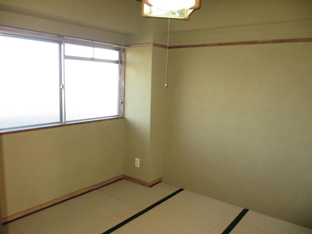 Other room space. Japanese-style room 4.5 Pledge