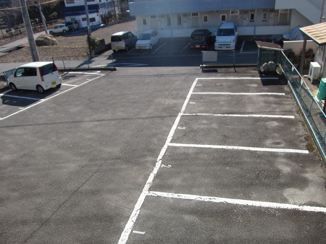 Parking lot. Widely and easy parking! ! !