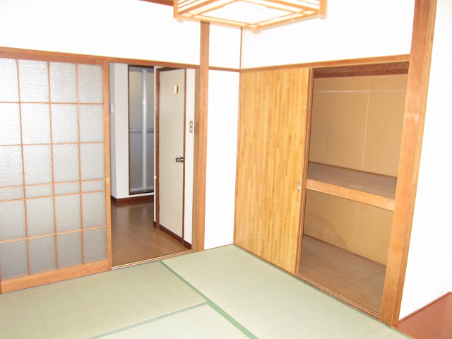 Living and room. There is also stored securely!