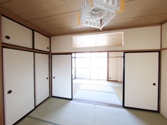 Living and room. Japanese-style room 6 quires