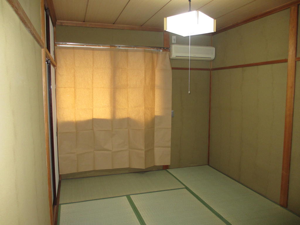 Other room space. Japanese-style room 6 tatami