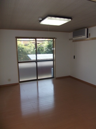 Living and room. 8 tatami mat space of spread