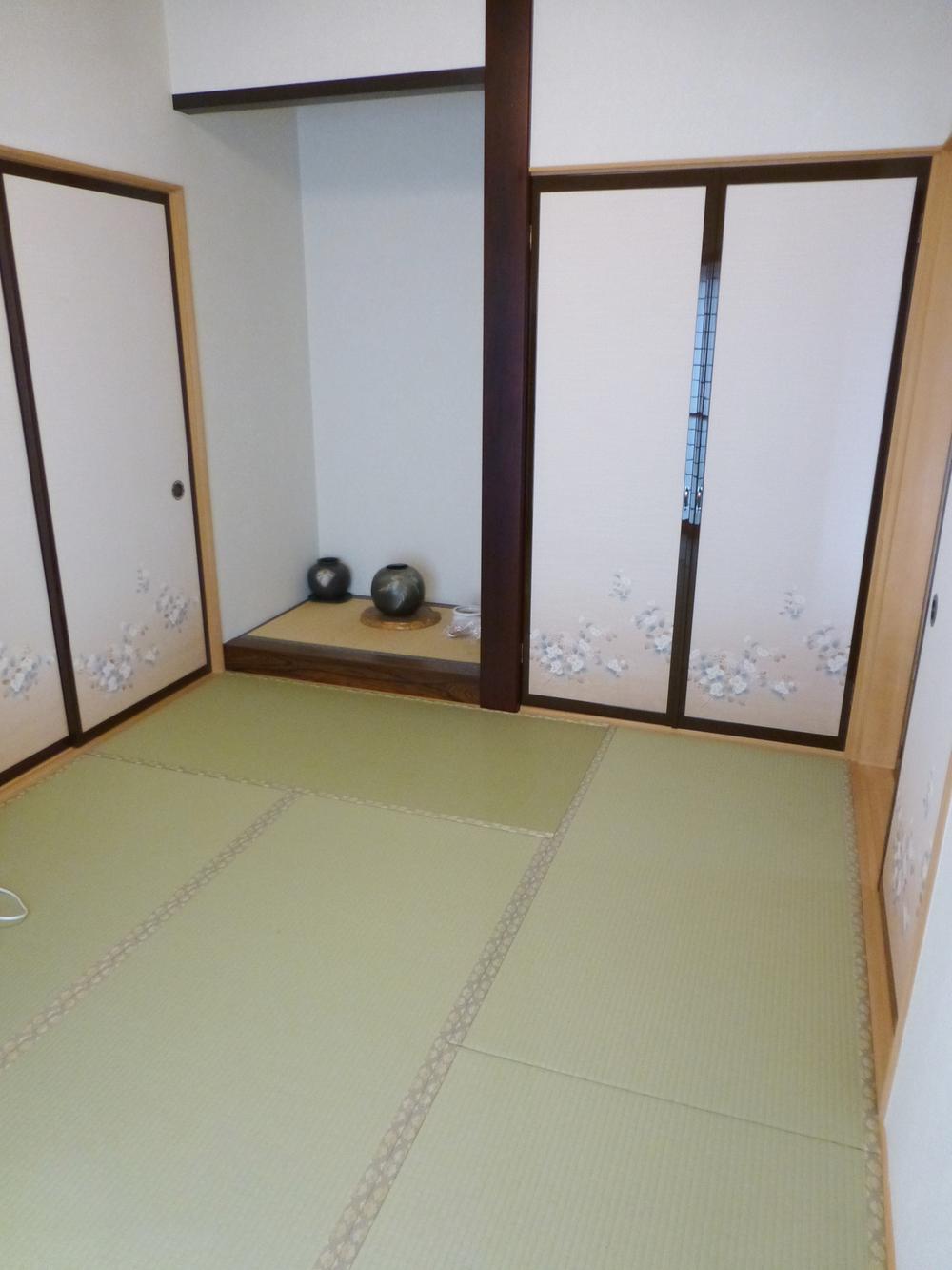 Non-living room. Japanese-style room of calm atmosphere you can use it as a place of your hospitality. 