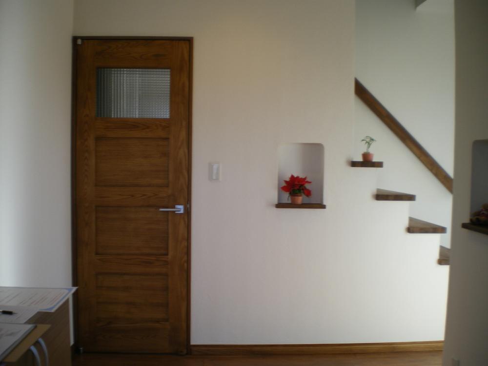 Entrance. Local (11 May 2011) Shooting