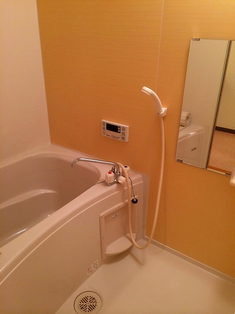 Bath. With reheating ・ Bathroom is also a little wider with a bathroom dryer