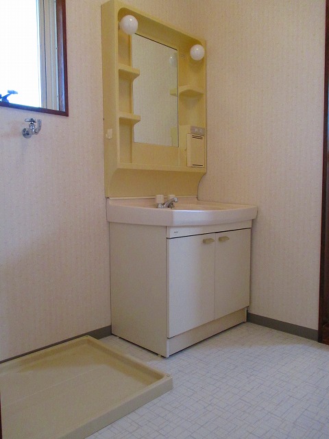Washroom. Hiro also washroom ~ There