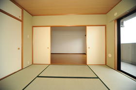 Other room space. Japanese-style room. Warm and will be healed.