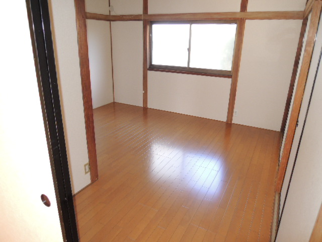 Other room space. Western-style room