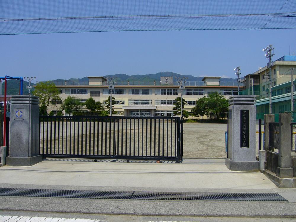 Other local. Shinkon'ya elementary school