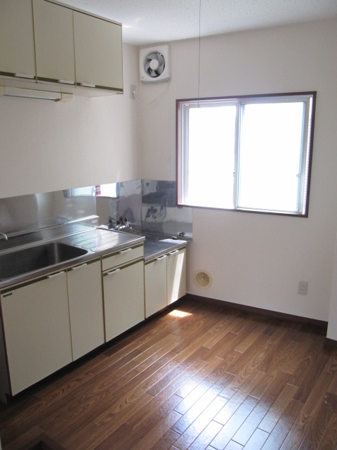 Kitchen. Two-burner stove installation Allowed. Bright kitchen.