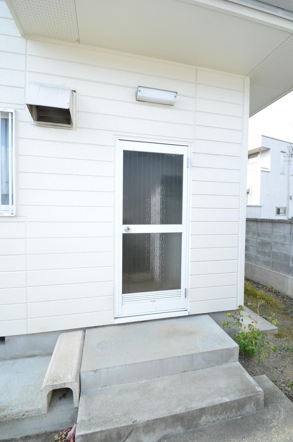 Other local. Because there is a back door next to the parking space, It is easy to put in the kitchen luggage.