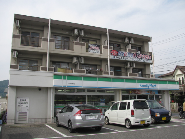 Convenience store. FamilyMart Kofu Beixin store up (convenience store) 916m