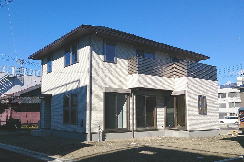 Local appearance photo. Local (11 May 2013) Shooting