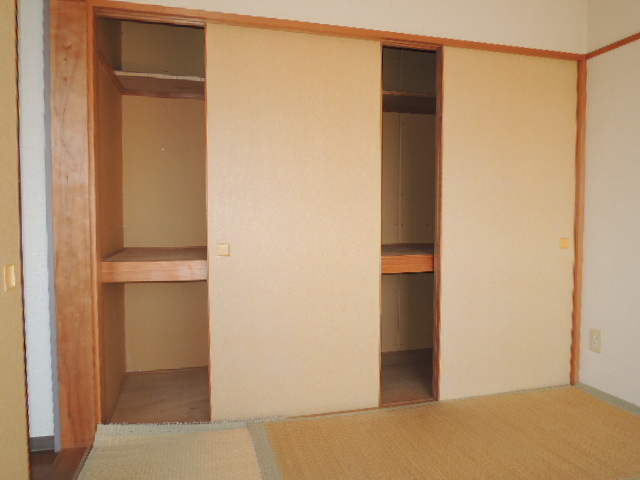 Receipt. Storage of Japanese-style room