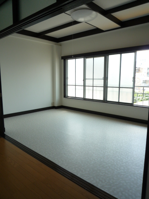 Other room space. Western-style room 7.5 tatami