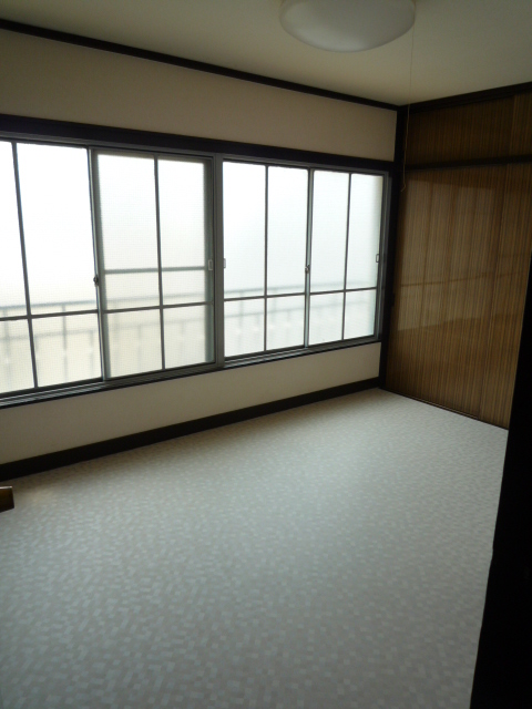 Other room space. Interoceanic 5 tatami