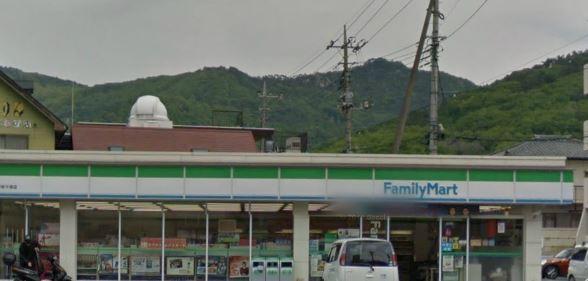 Convenience store. About 10 minutes by FamilyMart 1137m car to Kofu Chizuka shop. 