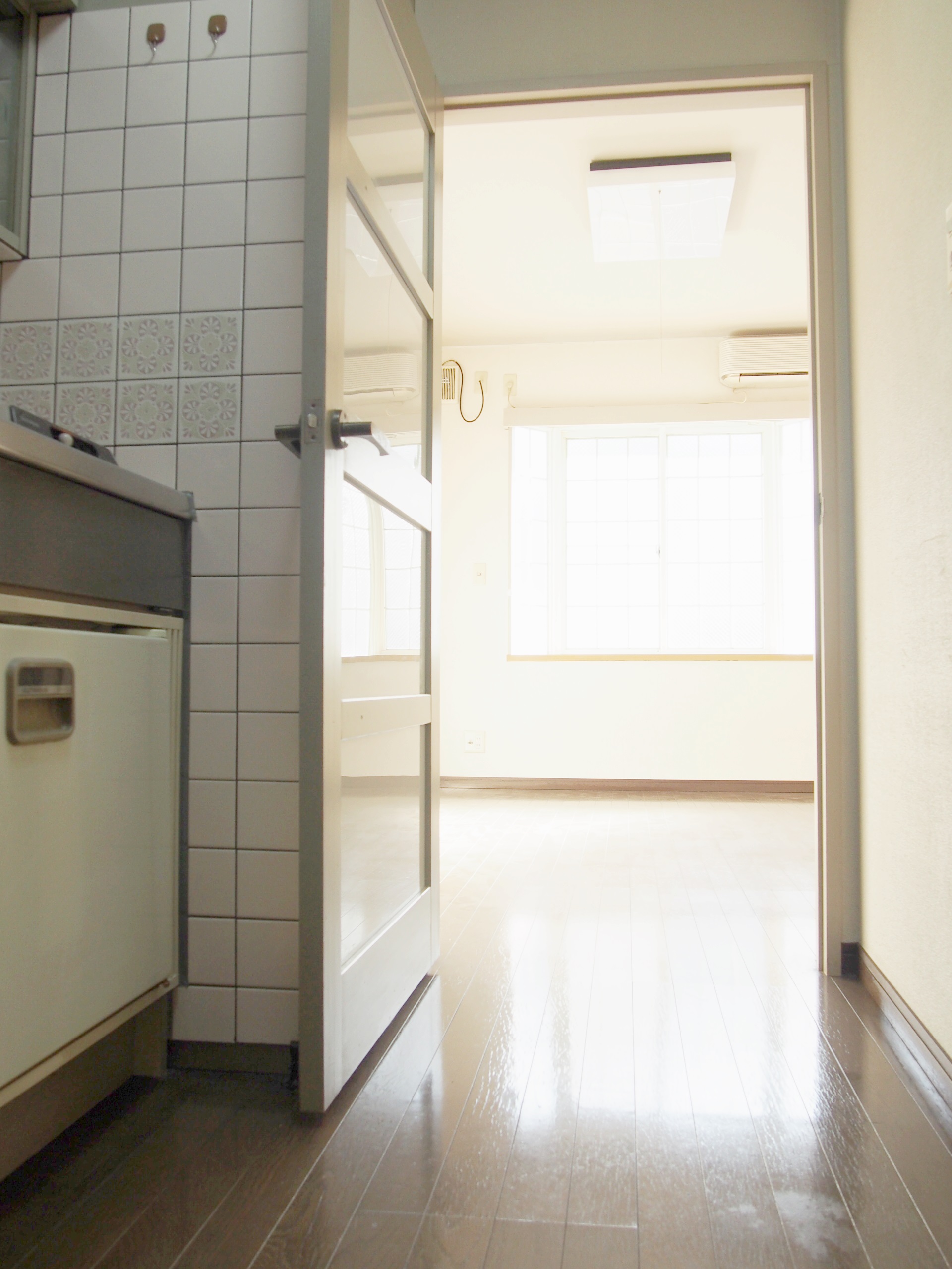 Kitchen. Light enters the room easy