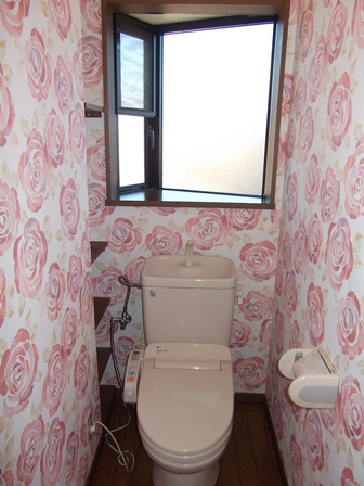 Toilet. Rose Cross With Washlet