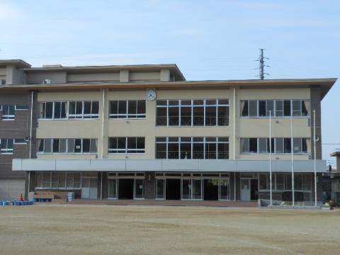 Primary school. 433m to Kofu Tatsukabuto luck elementary school