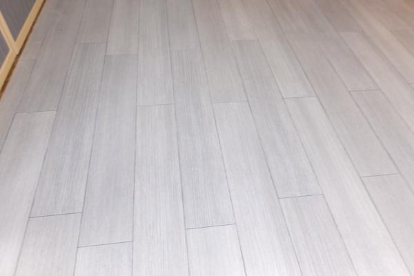 Other introspection. It is the living of floor tile.  And finished with a European living