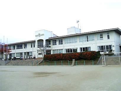 Primary school. Minami Alps City Hatta to elementary school 924m
