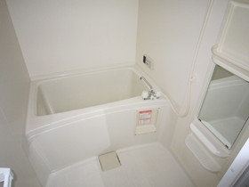 Bath. (A103, Room photo)
