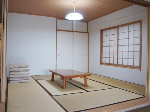 Non-living room. Japanese-style room with a window