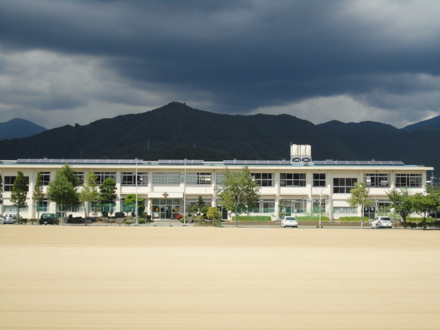 Primary school. 1655m to Fujiyoshida City Nishi Elementary School Yoshida (Elementary School)