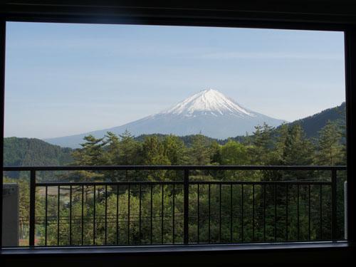 View photos from the dwelling unit. I hope Mount Fuji