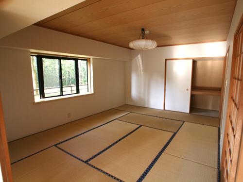 Non-living room. window ・ A Japanese-style storage