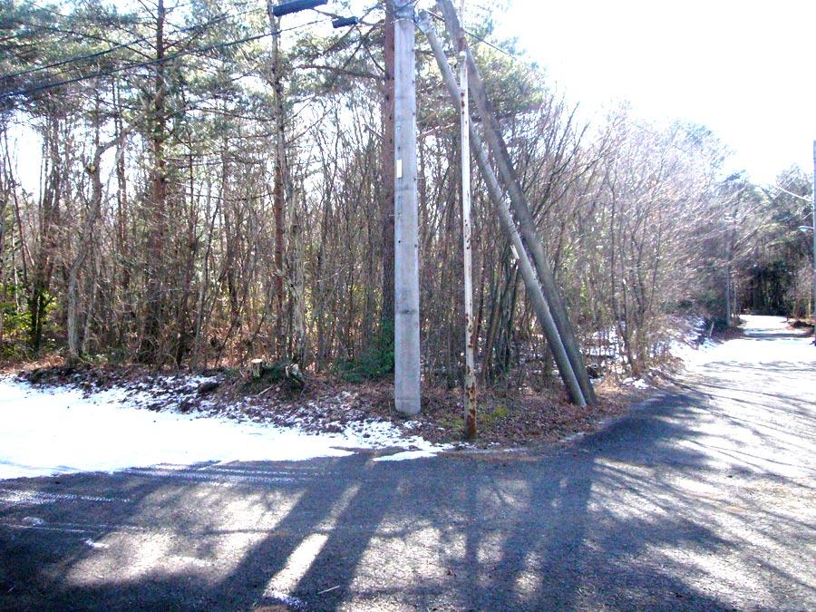 Local photos, including front road. The entire surface of the road