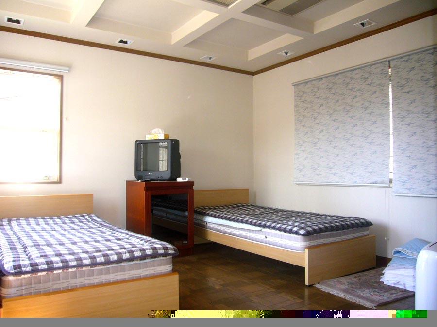 Non-living room. Hiroshi Chamber